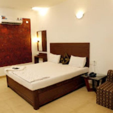 Blue Sea Beach Resort Malvan Ngoại thất bức ảnh