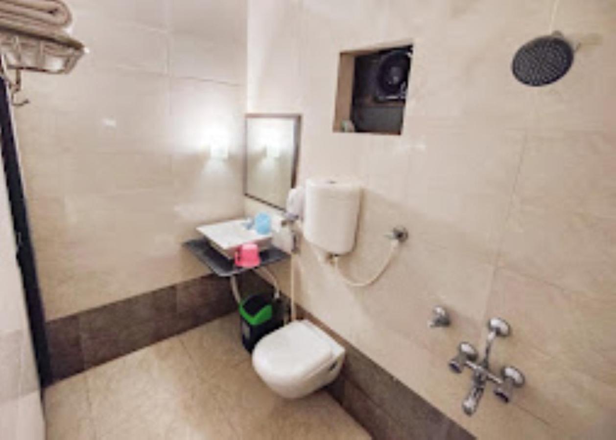 Blue Sea Beach Resort Malvan Ngoại thất bức ảnh