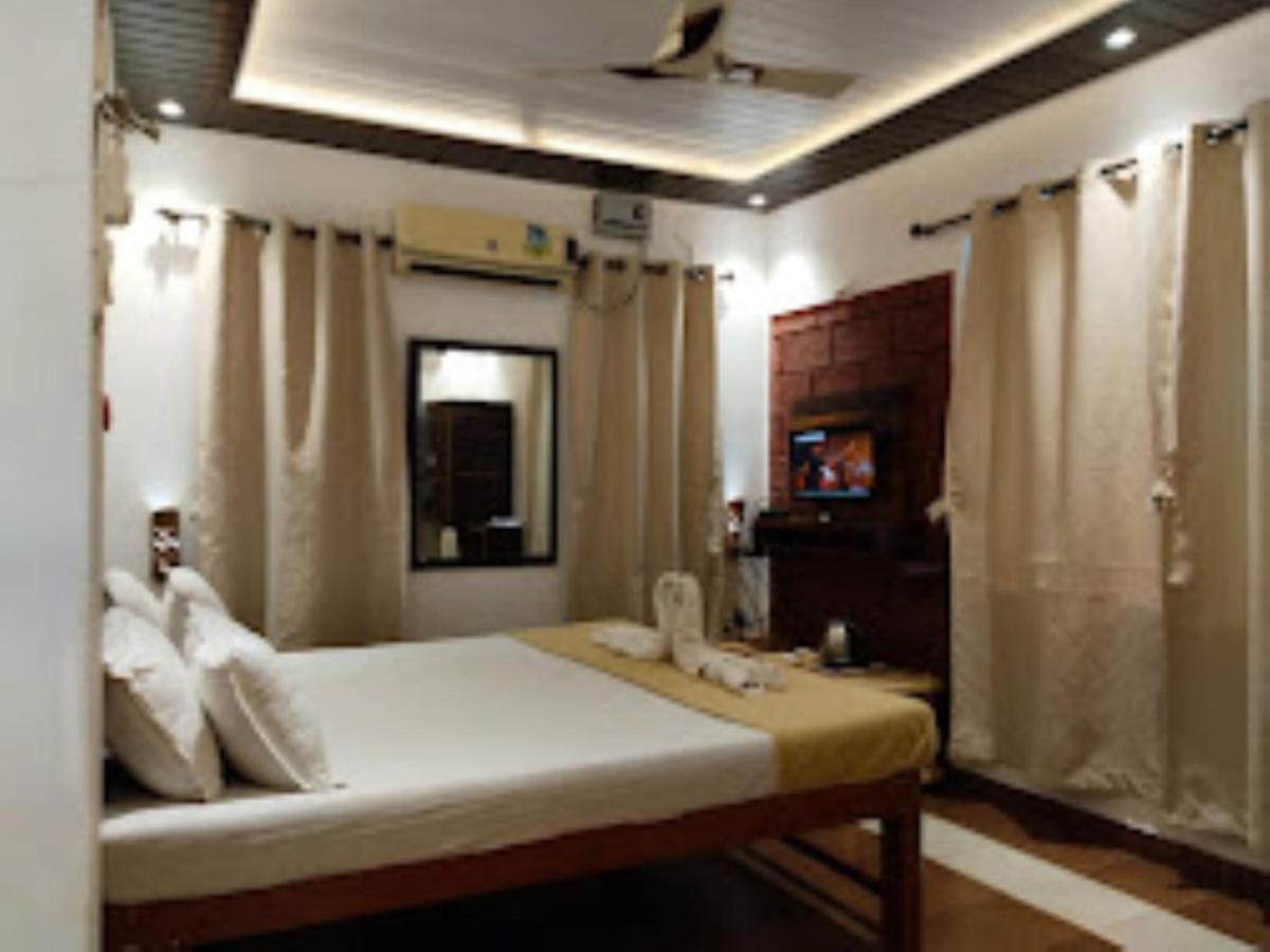 Blue Sea Beach Resort Malvan Ngoại thất bức ảnh